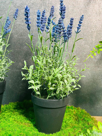 Lavendel Lavendelpflanze Lavendelbusch Topf Metalltopf Eimer Metalleimer Pflanze Künstlich Kunstblumen Faux Flower – handgemacht aus Seiden- und Kunstblumen, langlebig & pflegeleicht von SarahsFlowerStudio