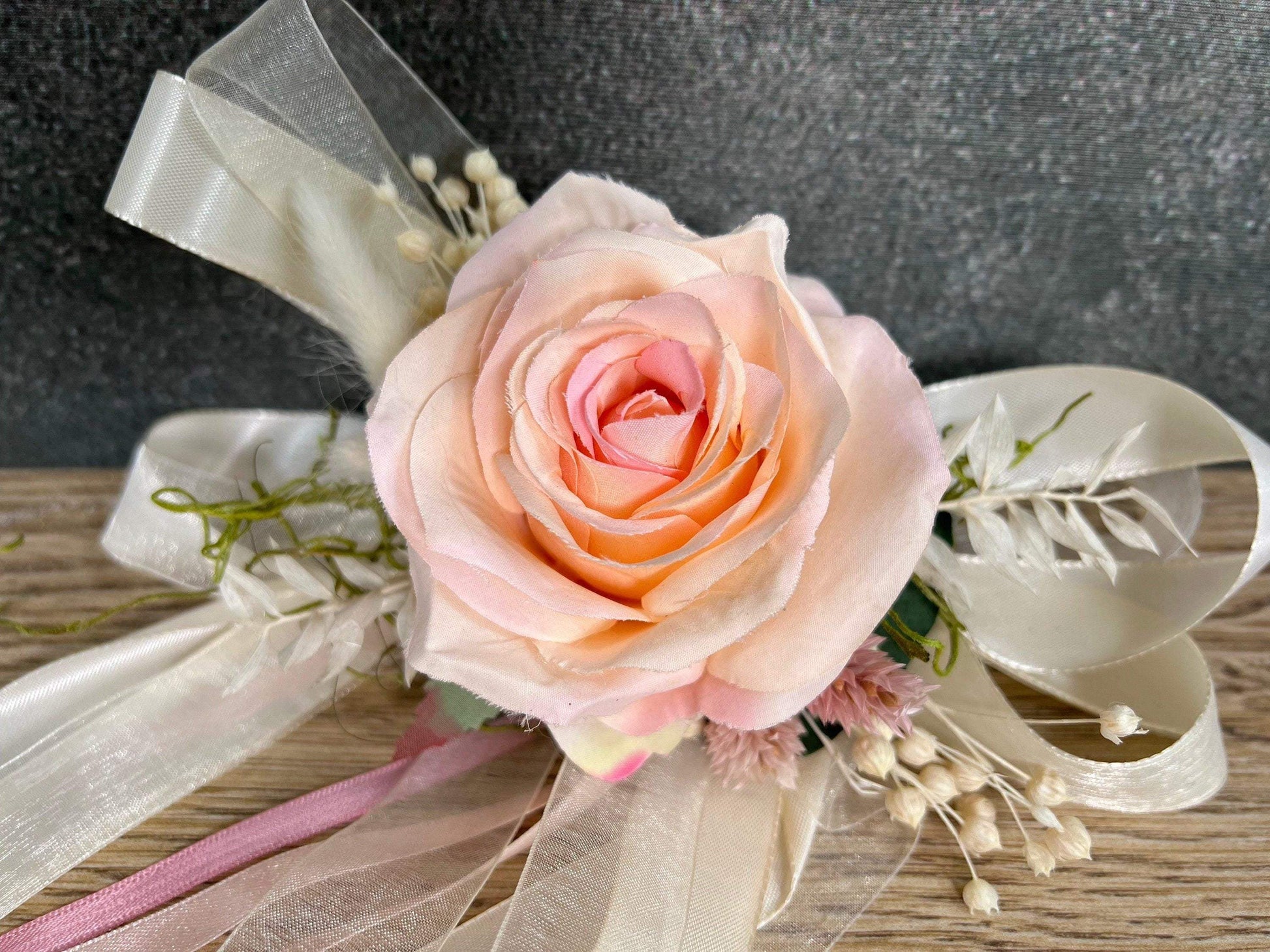 Autoschmuck Set 3 Teilig Trockenblumen Seidenblumen Kunstblumen Herz und Schleifen Autodekoration Gesteck Hochzeit Schmuck Kutsche – handgemacht aus Seiden- und Kunstblumen, langlebig & pflegeleicht von SarahsFlowerStudio