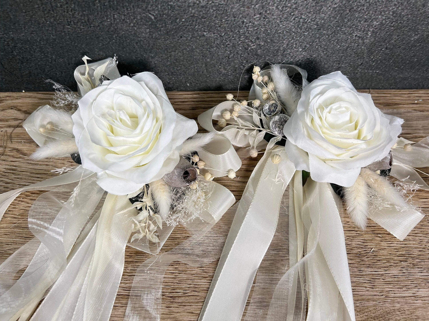 2 Autoschleifen für Seitenspiegel Trockenblumen Seidenblumen Kirchenbank in Wunschfarbe große Schleife Dekoration Rose – handgemacht aus Seiden- und Kunstblumen, langlebig & pflegeleicht von SarahsFlowerStudio