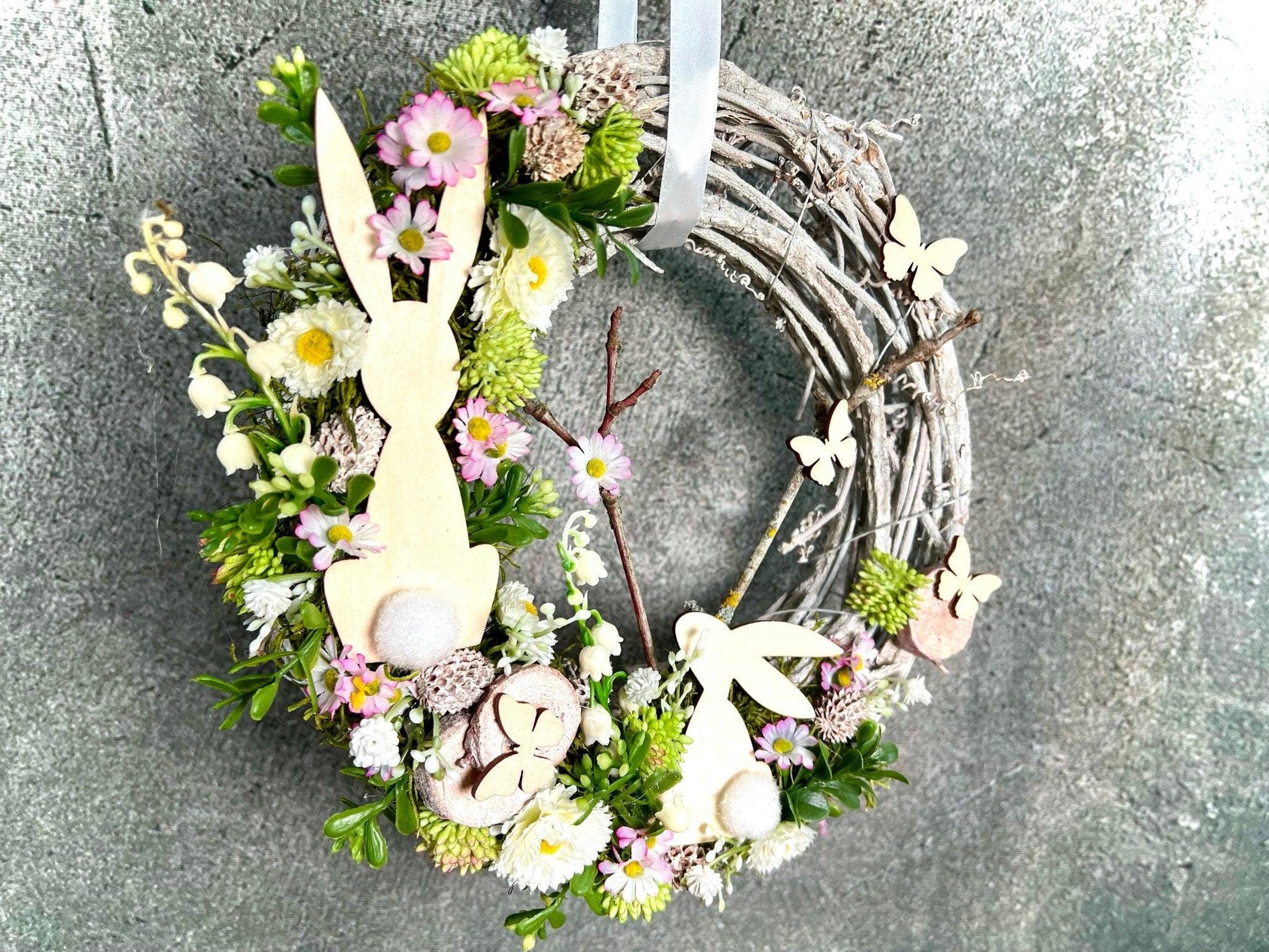 Türkranz Frühling Schleierkraut mit Hasen – Wunschfarbe Seidenblumen – Türkranz – SarahsFlowerStudio