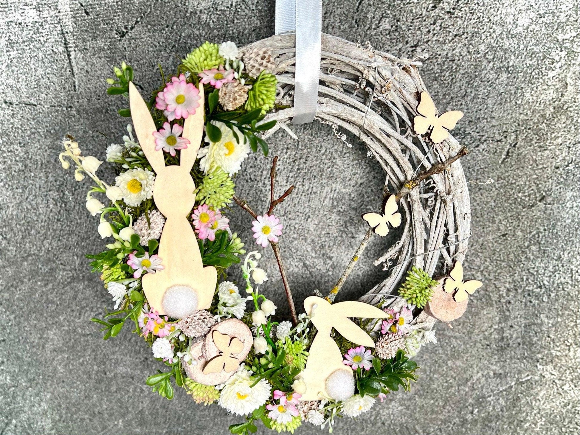 Türkranz Frühling Schleierkraut mit Hasen – Wunschfarbe Seidenblumen – Türkranz – SarahsFlowerStudio
