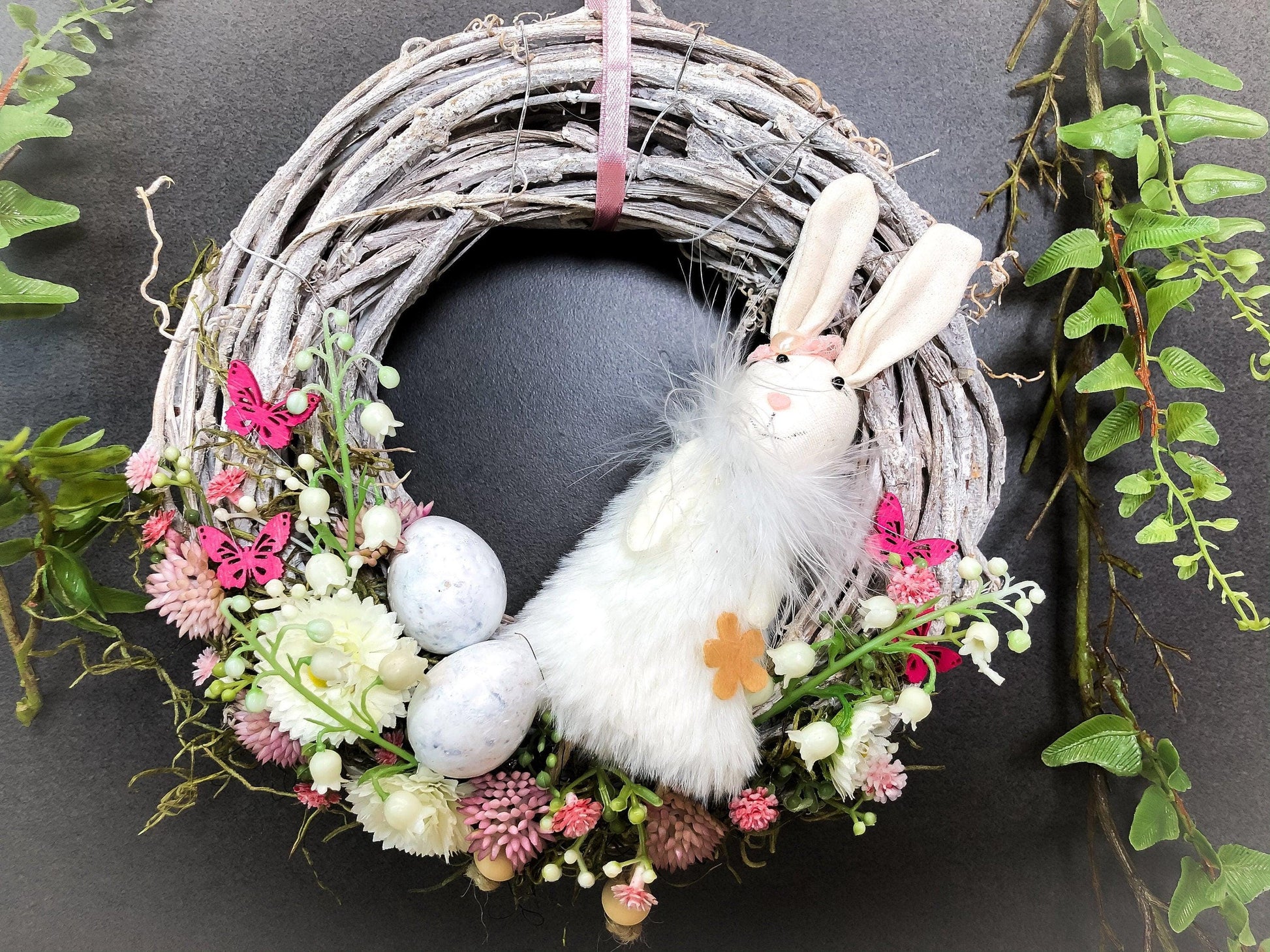 Türkranz Frühling mit Hasen & Maiglöckchen – Osterkranz Seidenblumen handgefertigt – Türkranz – SarahsFlowerStudio