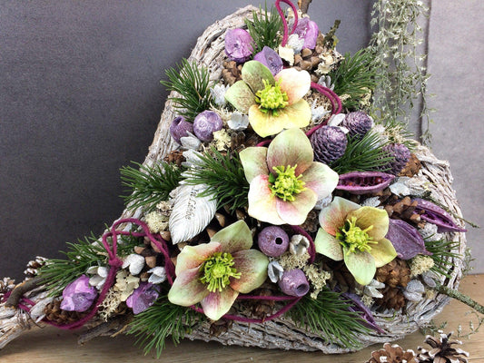Grabgesteck Grabschmuck 45x60cm Herz Christrose Farbwunsch Exoten Tannen Allerheiligen Filzschnur Christrosen Grabdeko Grabdekoration – handgemacht aus Seiden- und Kunstblumen, langlebig & pflegeleicht von SarahsFlowerStudio