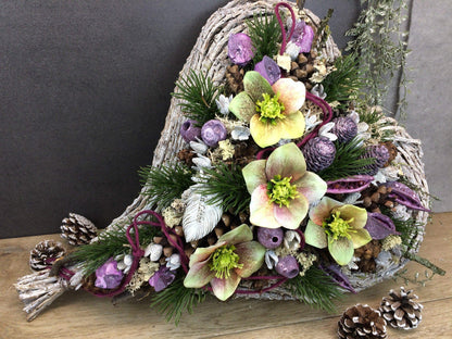 Grabgesteck Grabschmuck 45x60cm Herz Christrose Farbwunsch Exoten Tannen Allerheiligen Filzschnur Christrosen Grabdeko Grabdekoration – handgemacht aus Seiden- und Kunstblumen, langlebig & pflegeleicht von SarahsFlowerStudio