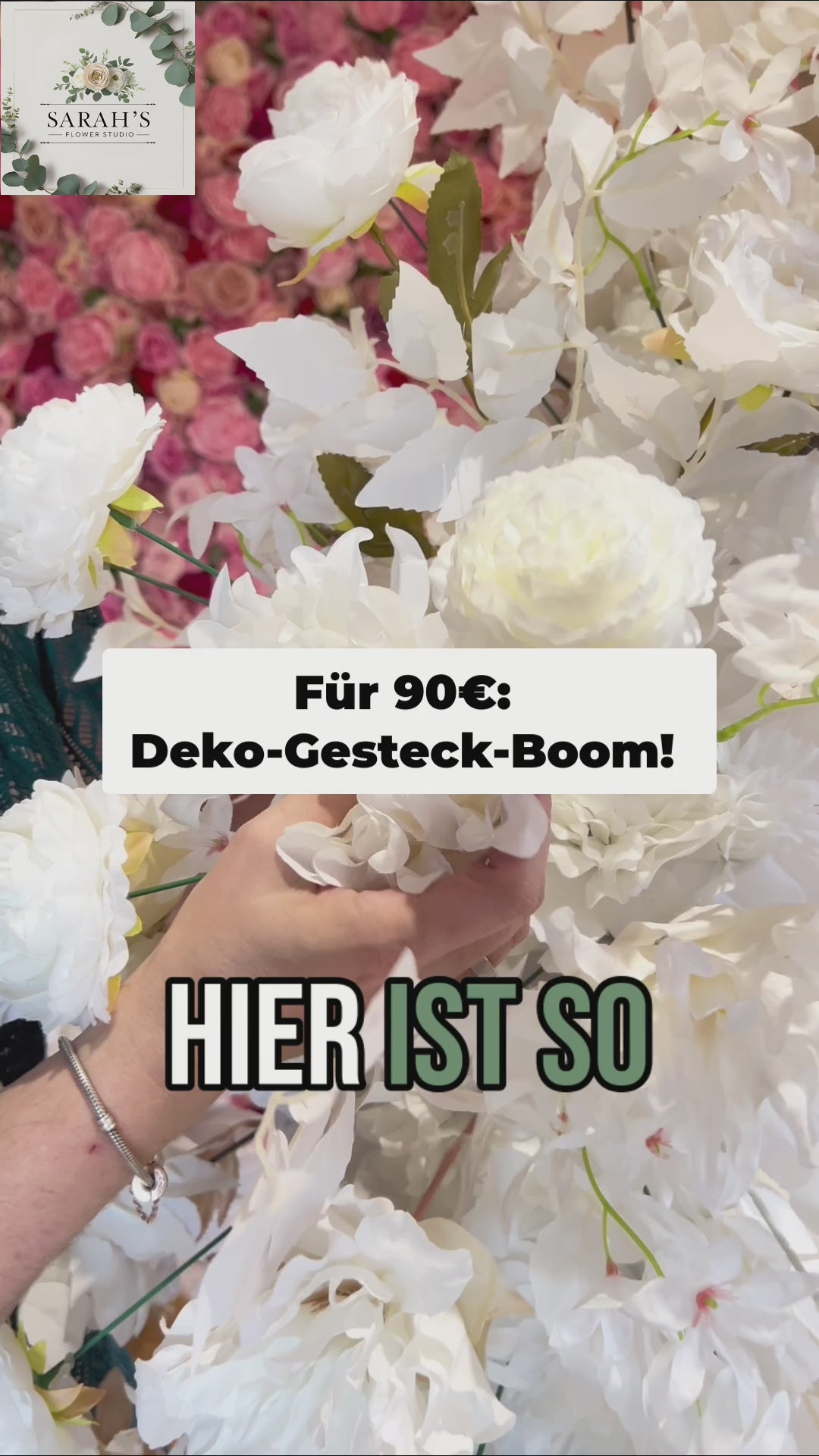 Video: Premium Seidenblumen Gesteck in Weiß – handgefertigtes Arrangement aus Rosen, Klematis und Hortensien im Detail